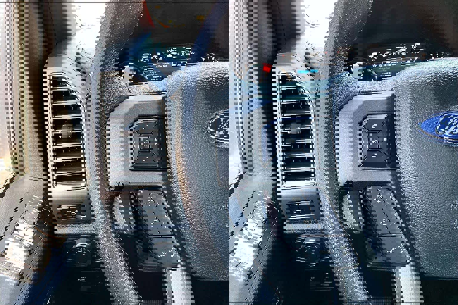 Certified 2019 Ford F150 Raptor w/ Equipment Group 802A Luxury image 26