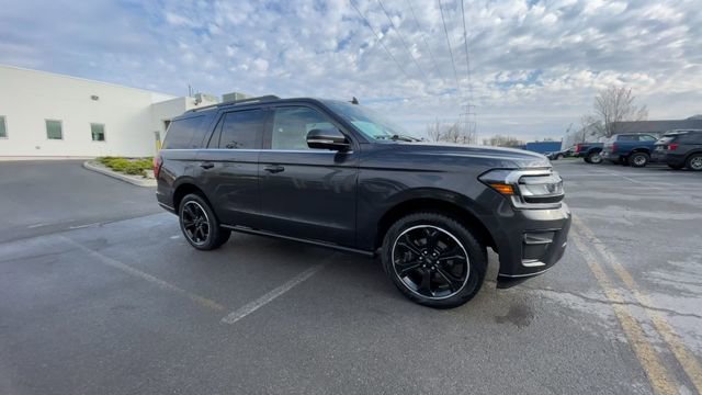 Certified 2022 Ford Expedition Limited AWD/4WD image 2