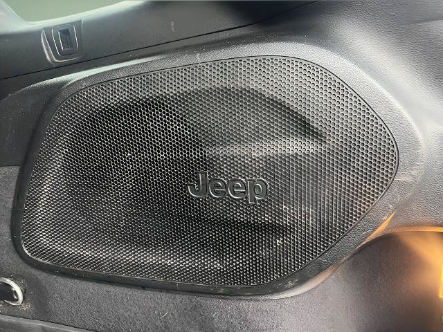 Used 2019 Jeep Cherokee Limited w/ Luxury Group AWD/4WD image 38