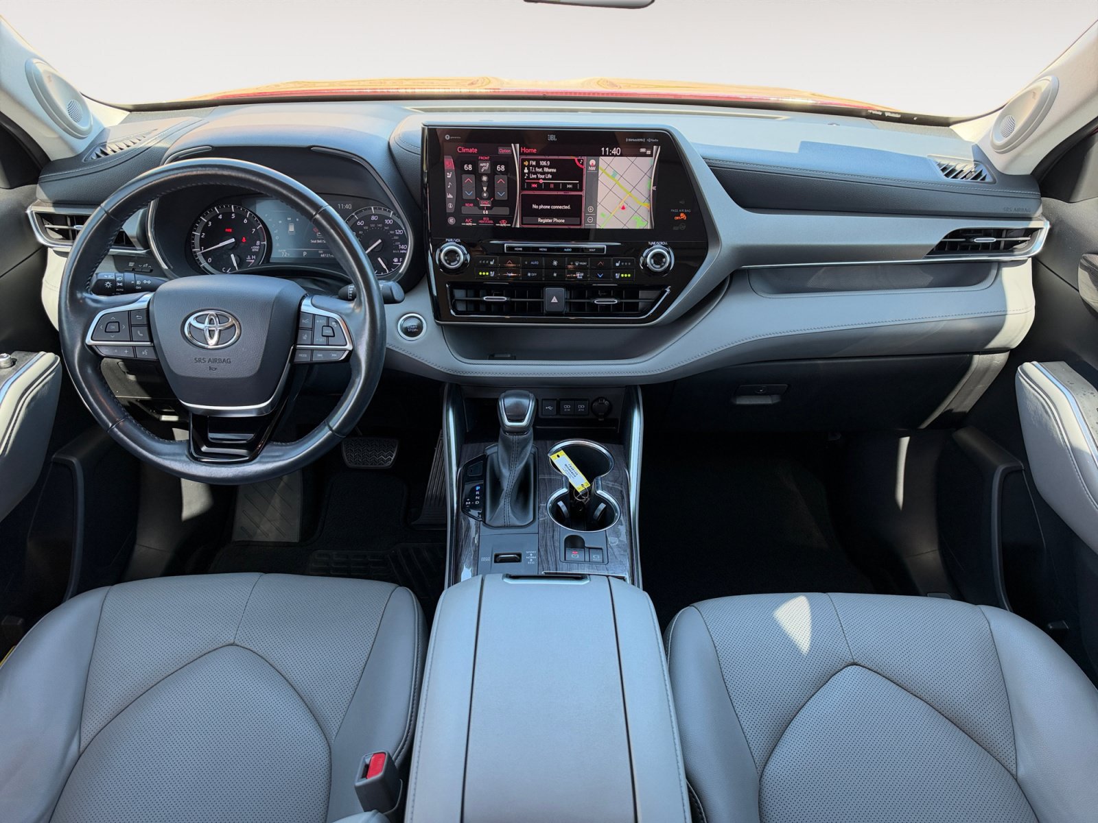Used 2021 Toyota Highlander Limited FWD image 10