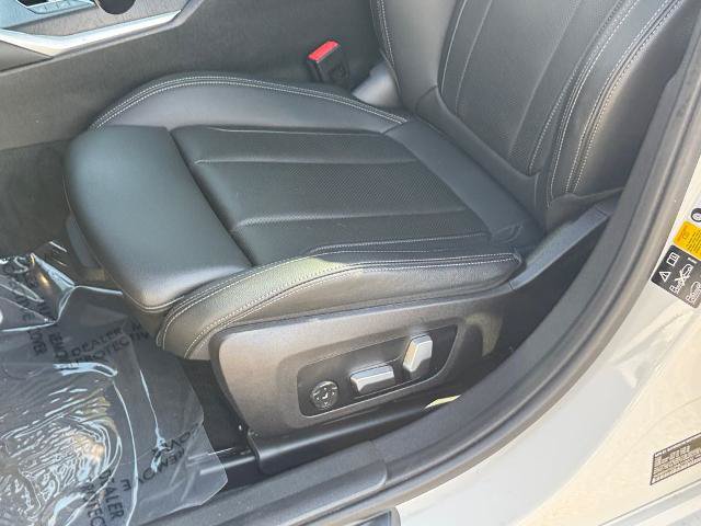 Used 2023 BMW 330i xDrive Sedan w/ Driving Assistance Package AWD/4WD image 16