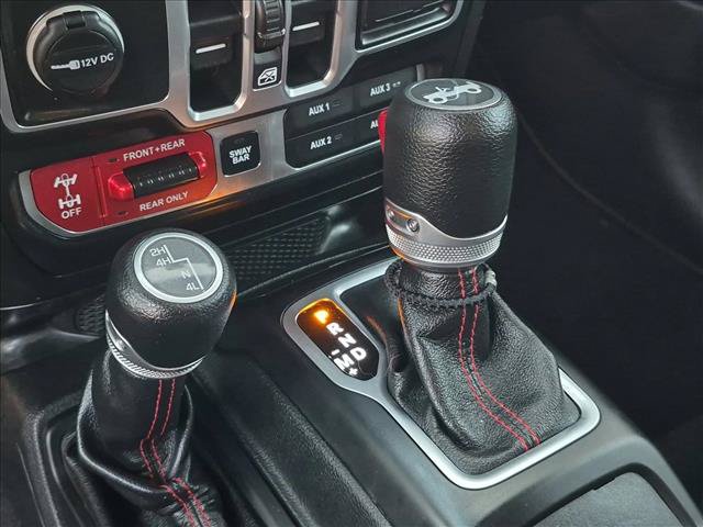Used 2018 Jeep Wrangler Unlimited Rubicon w/ Cold Weather Group AWD/4WD image 12
