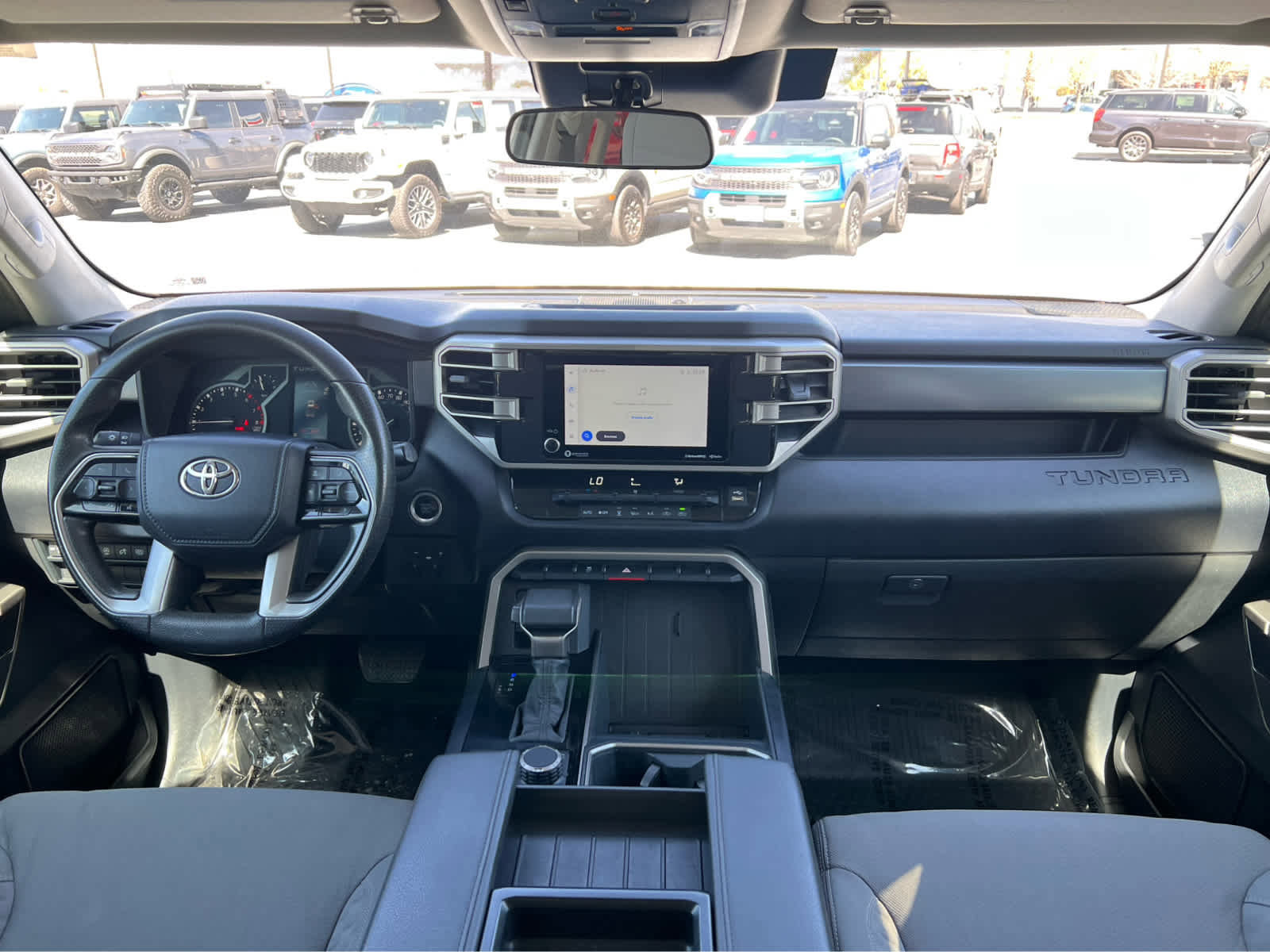 Used 2022 Toyota Tundra SR5 w/ SR5 Convenience Package image 24