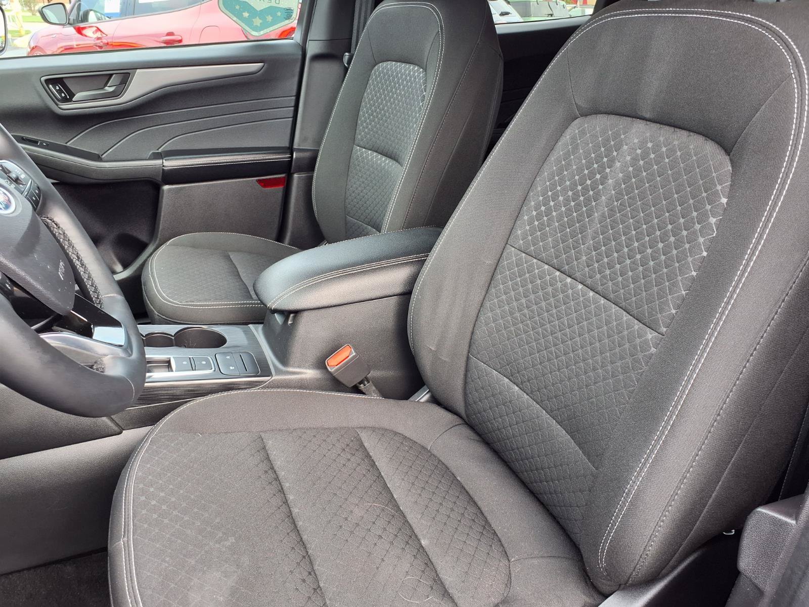 Certified 2024 Ford Escape Active AWD/4WD image 3