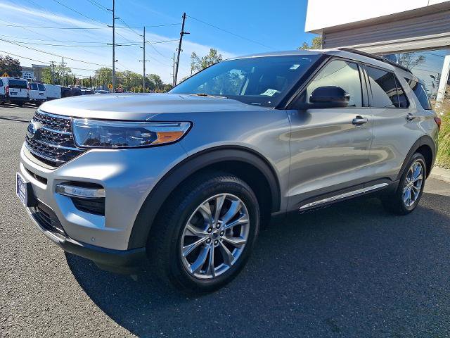 Certified 2024 Ford Explorer XLT w/ Equipment Group 202A AWD/4WD image 3