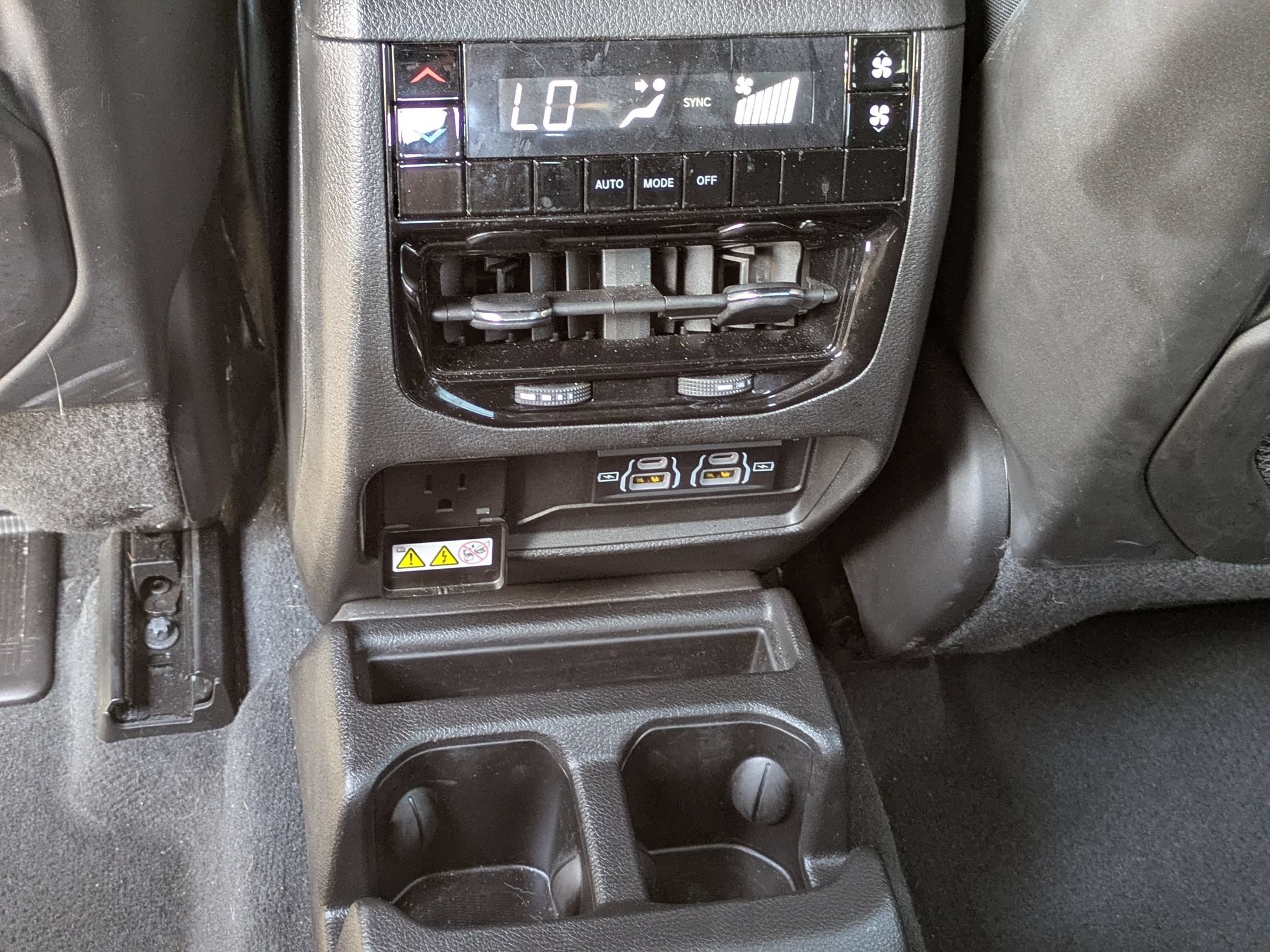 Used 2023 Jeep Grand Cherokee L Laredo AWD/4WD image 28