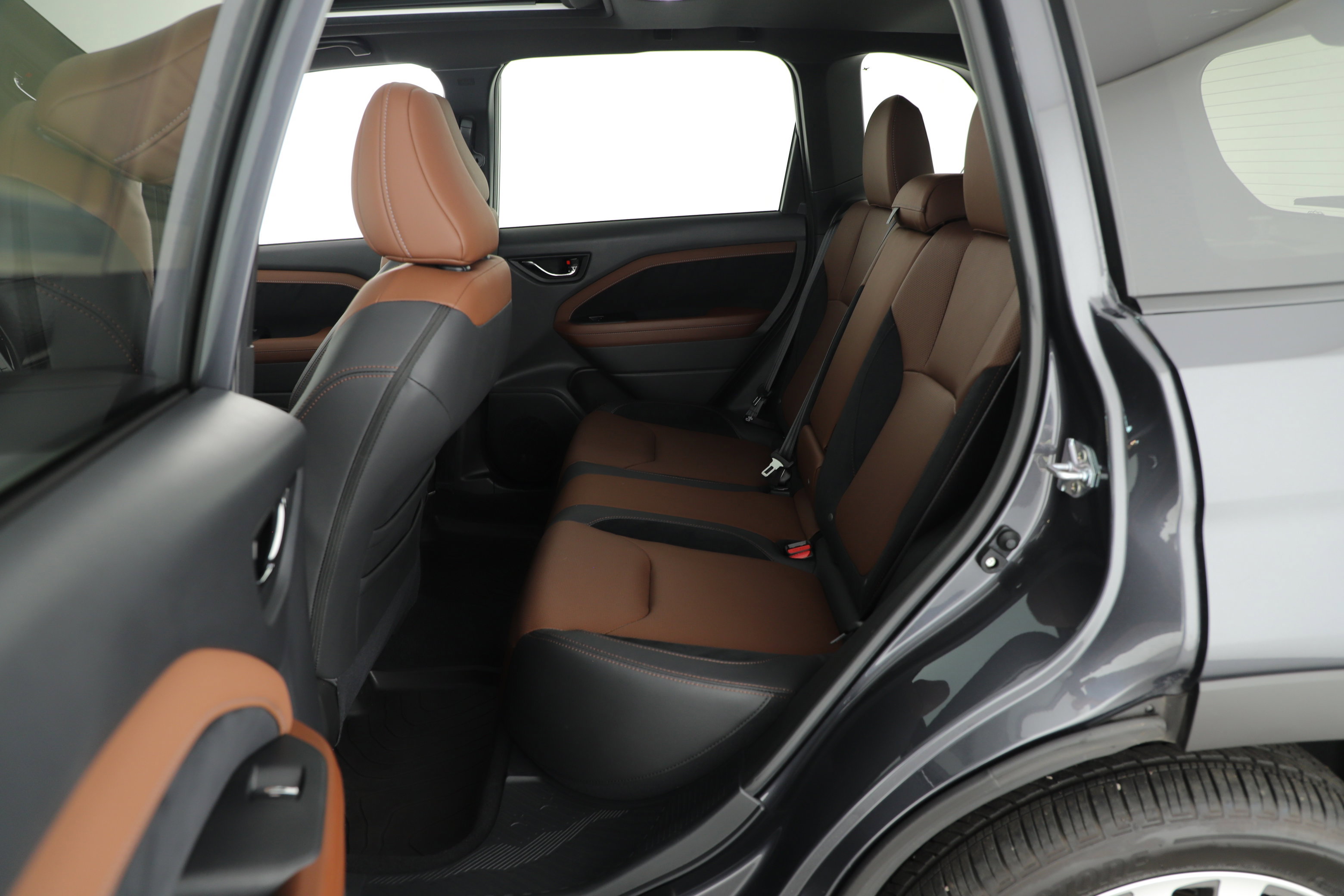 Used 2025 Subaru Forester Touring image 11