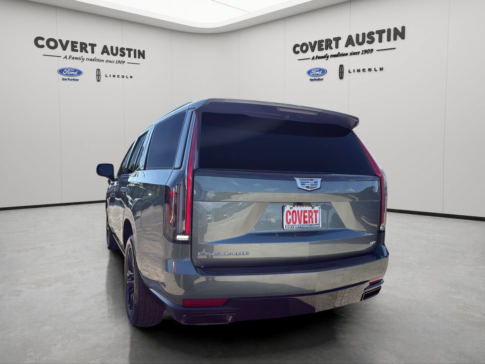 Used 2024 Cadillac Escalade Sport Platinum AWD/4WD image 3