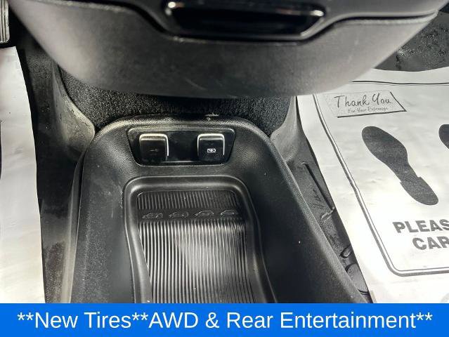 Used 2021 Chrysler Pacifica Touring-L w/ Uconnect Theater Family Group AWD/4WD image 19