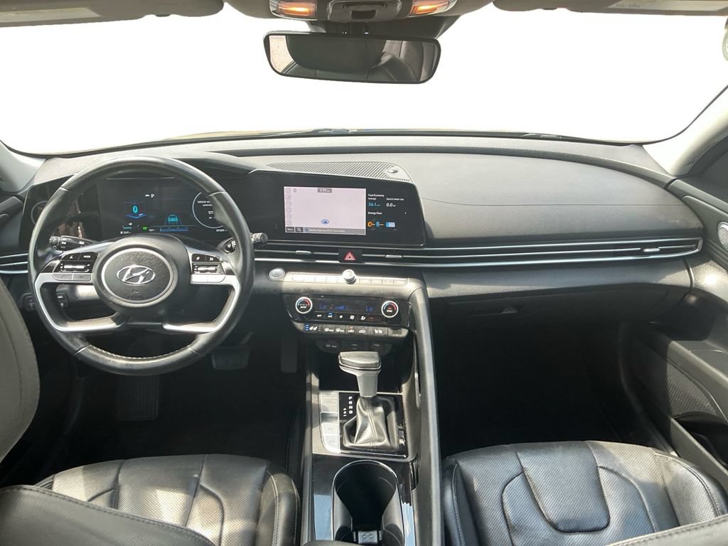 Used 2023 Hyundai Elantra Limited FWD image 17