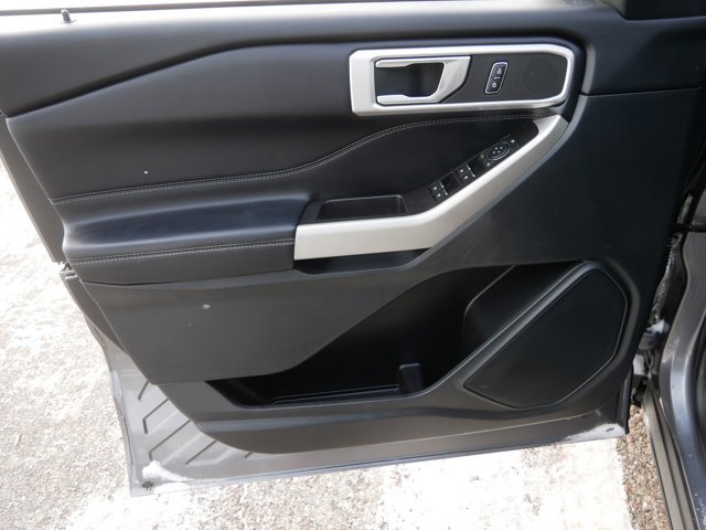 Certified 2022 Ford Explorer XLT w/ Equipment Group 202A image 12