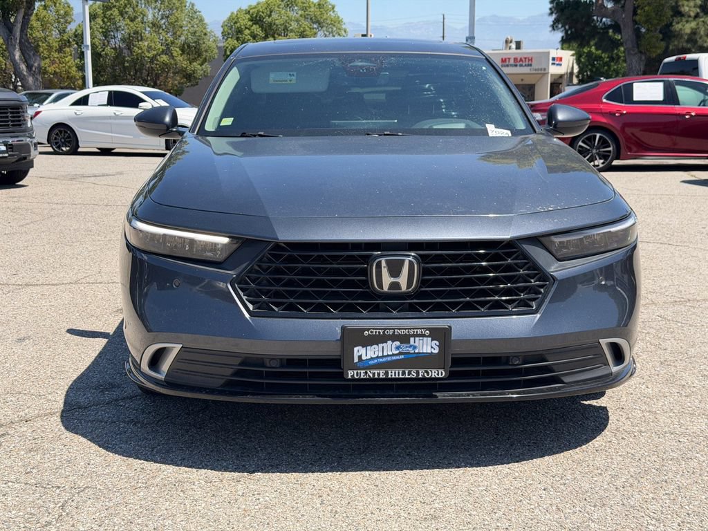 Used 2025 Honda Accord Touring image 2