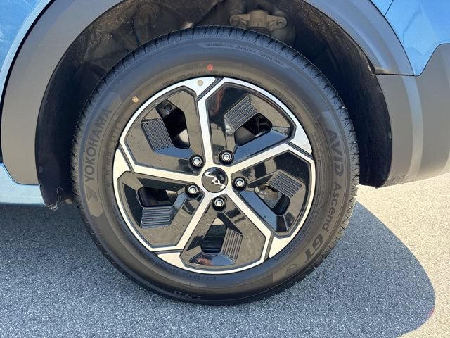 Used 2024 Kia Niro EX FWD image 9