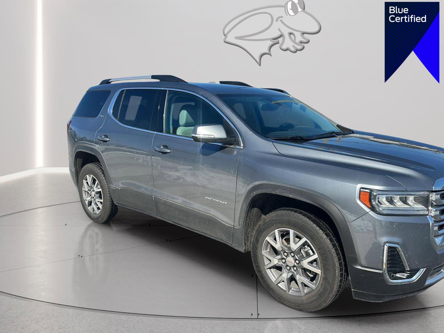 Used 2022 GMC Acadia SLT image 1