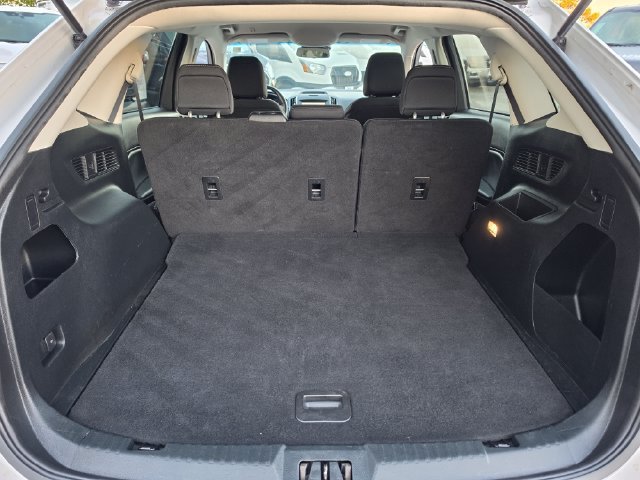 Certified 2020 Ford Edge SE FWD image 19
