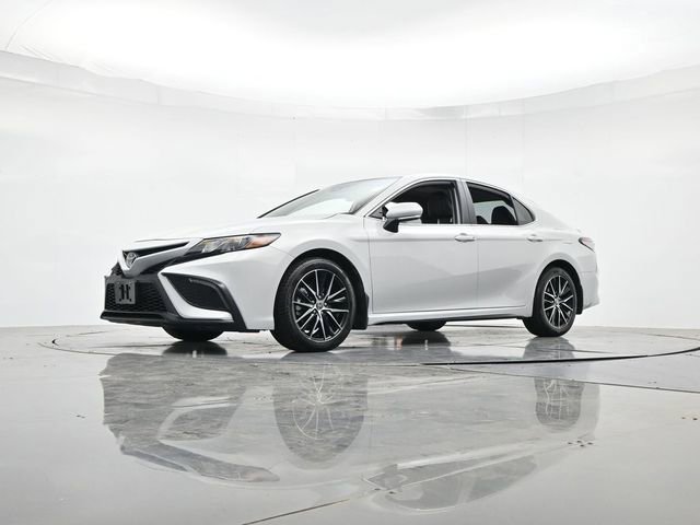 Used 2024 Toyota Camry SE w/ Convenience Package FWD image 35
