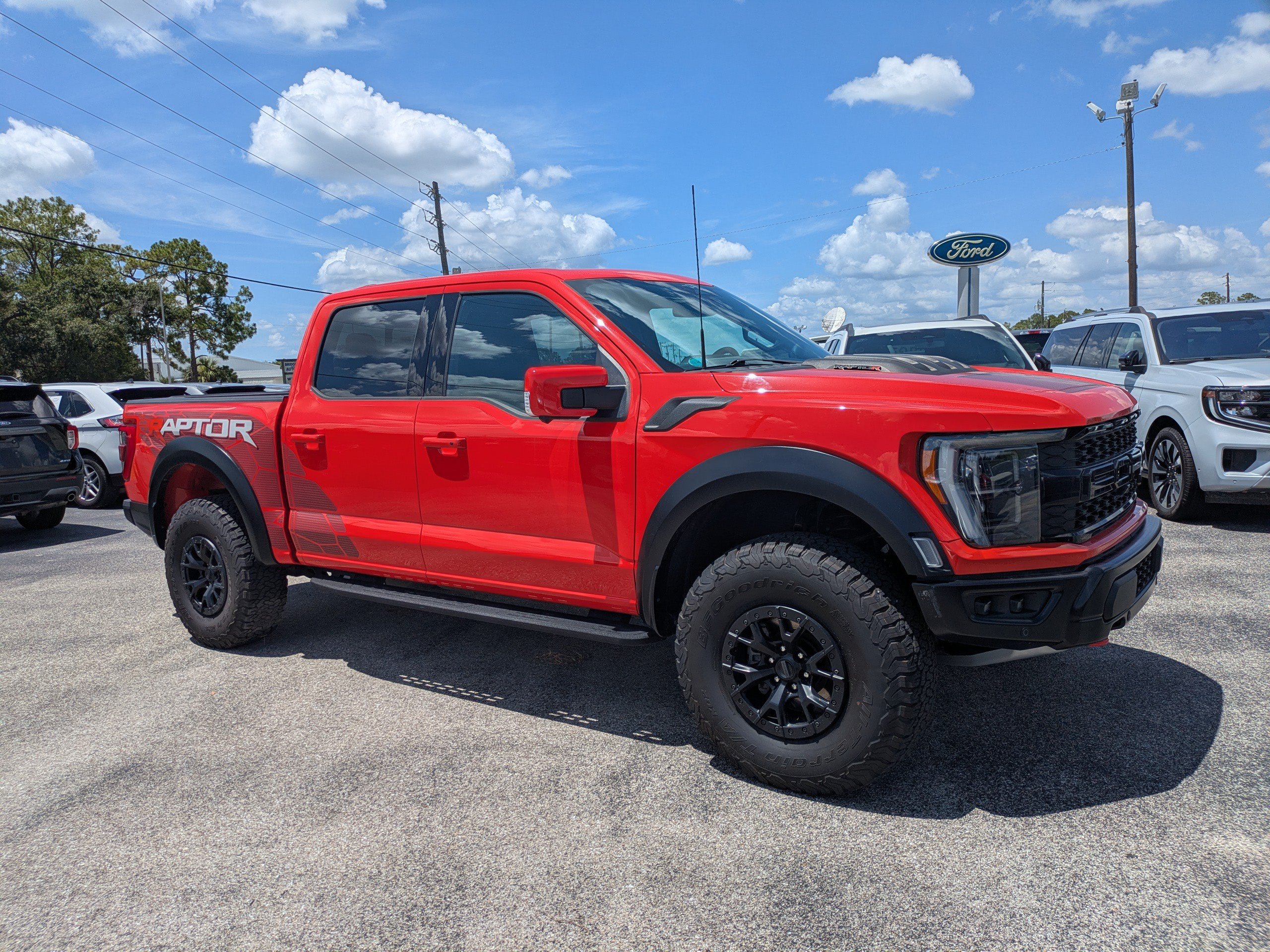 Certified 2023 Ford F150 Raptor w/ Equipment Group 802A Raptor R AWD/4WD image 2