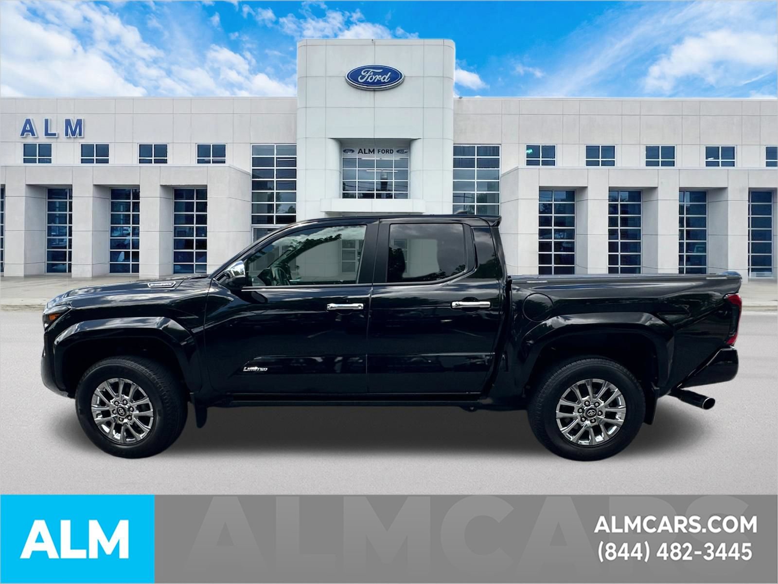 Used 2024 Toyota Tacoma Limited AWD/4WD image 9
