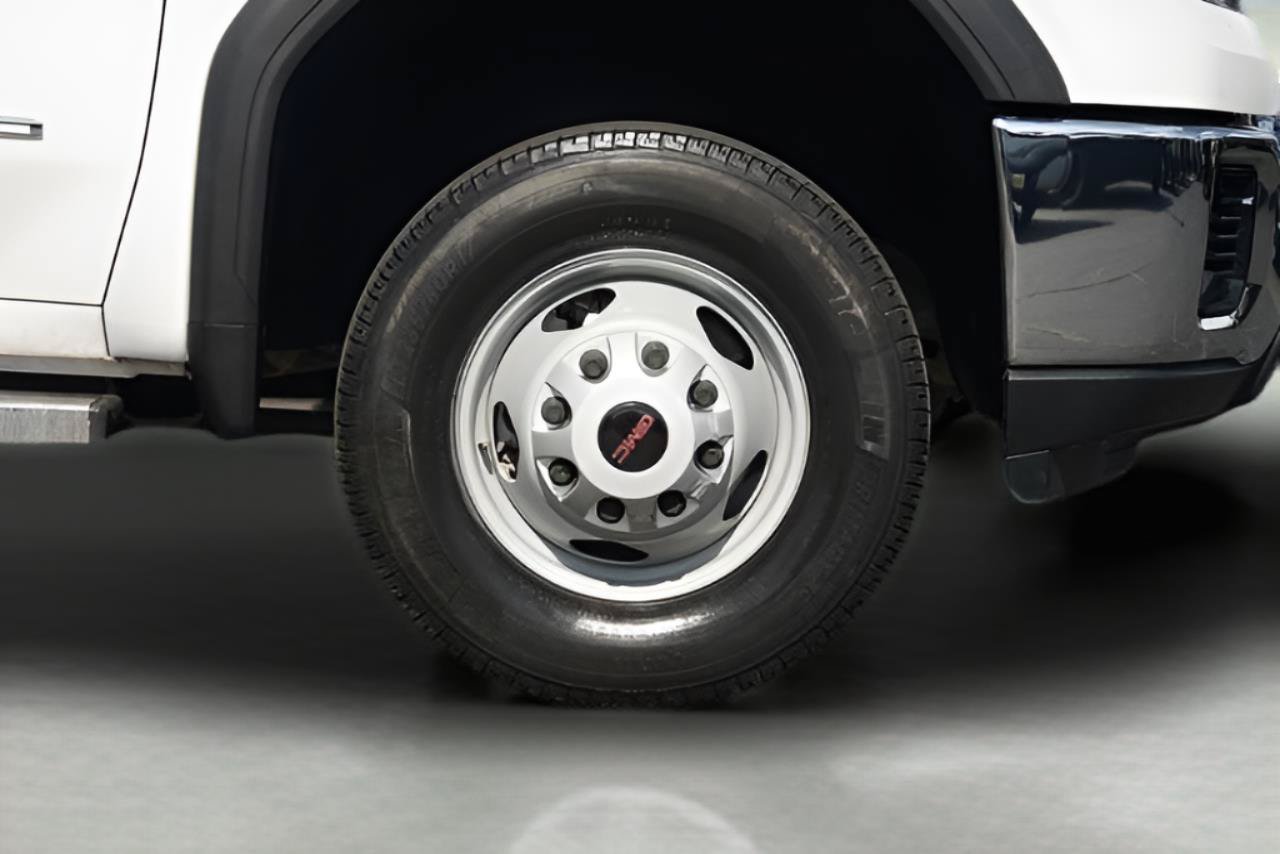 Used 2020 GMC Sierra 3500 4x4 Crew Cab w/ Convenience Package image 4