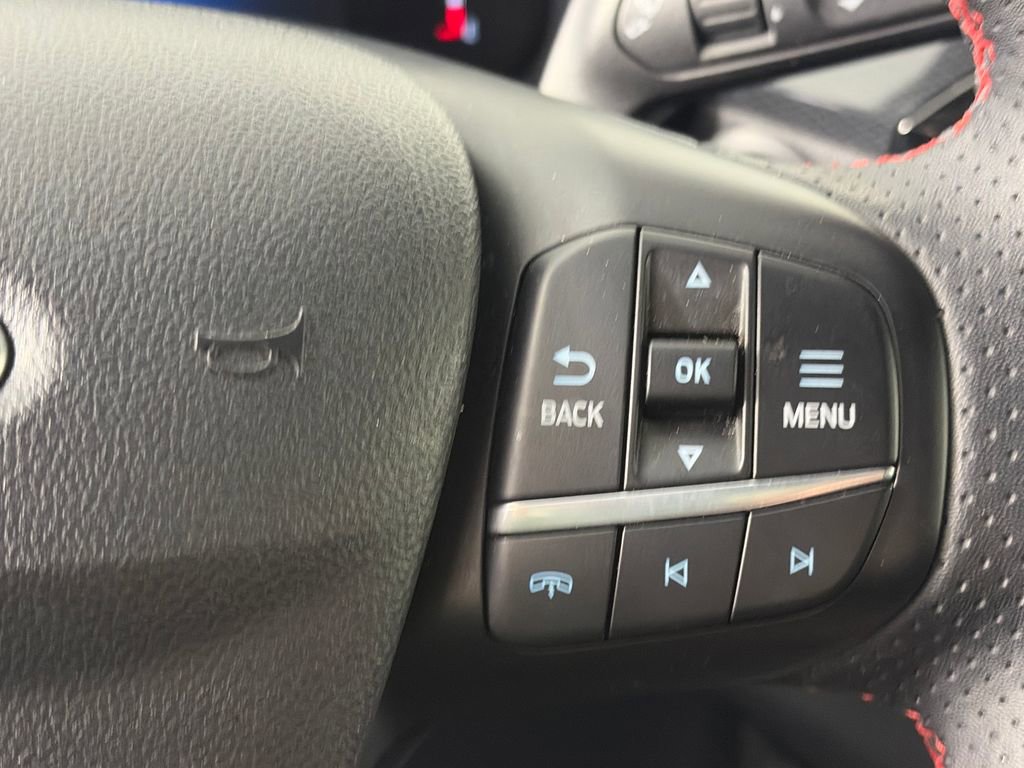 Certified 2025 Ford Escape ST-Line Select AWD/4WD image 18
