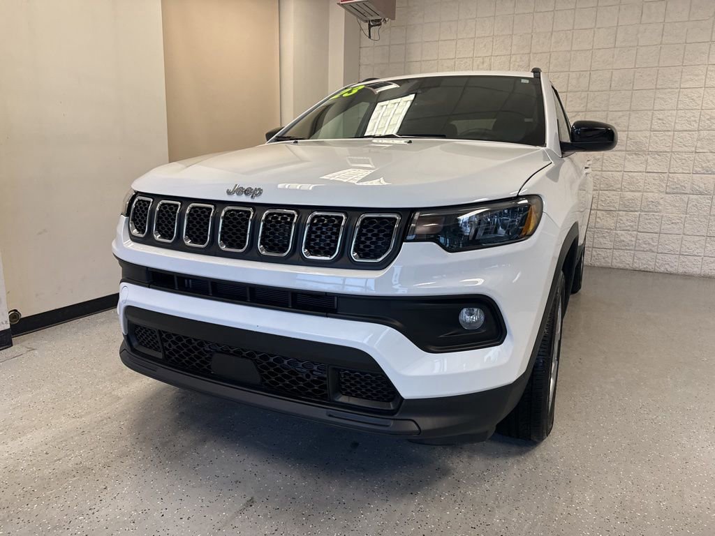 Used 2023 Jeep Compass Latitude image 13