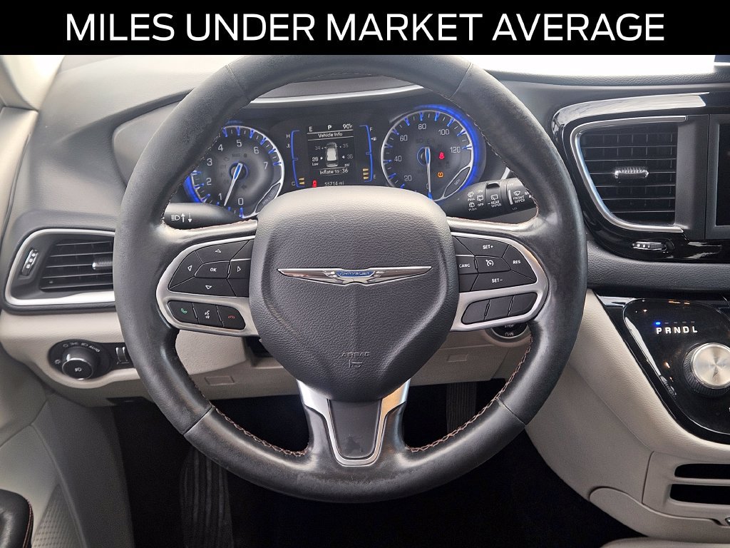 Used 2020 Chrysler Pacifica Touring-L FWD image 20