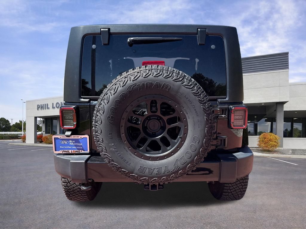Used 2017 Jeep Wrangler Sahara w/ Dual Top Group AWD/4WD image 7