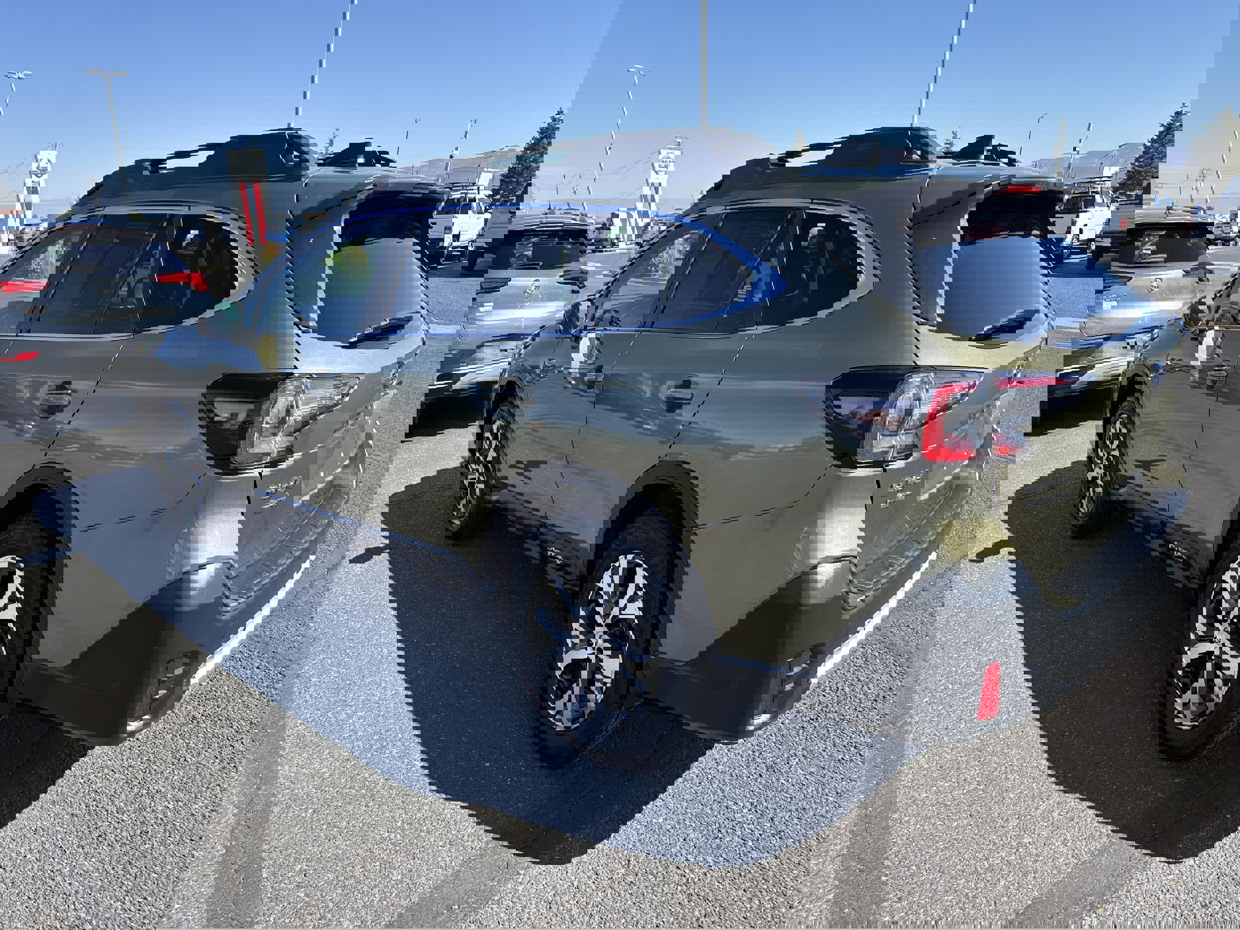 Used 2021 Subaru Outback Limited w/ Popular Package #2 image 2