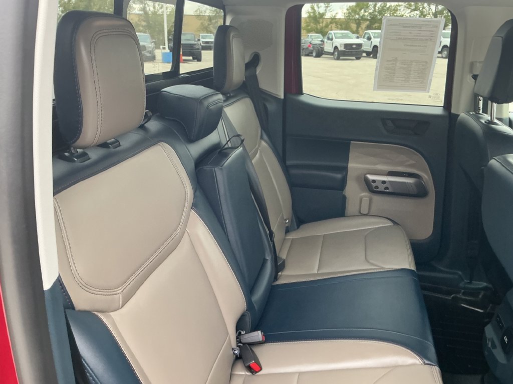 Certified 2025 Ford Maverick Lariat w/ 4K Tow Package AWD/4WD image 18
