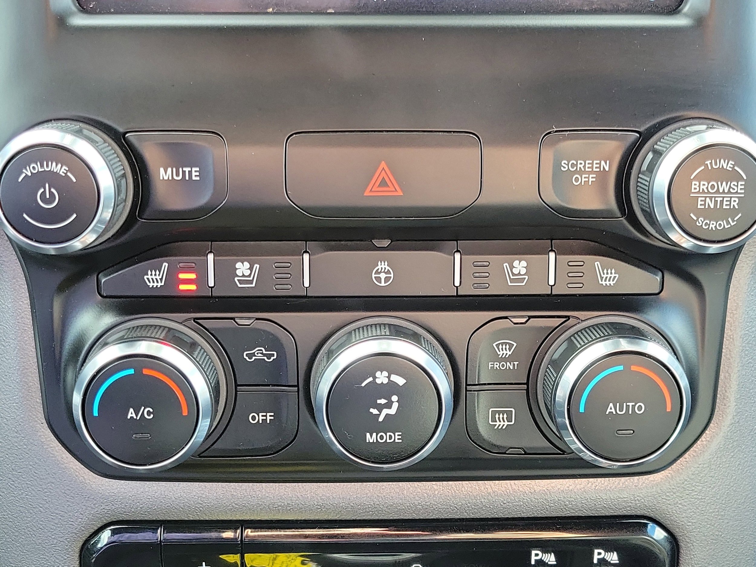Used 2021 RAM 1500 Laramie w/ Sport Appearance Package AWD/4WD image 30