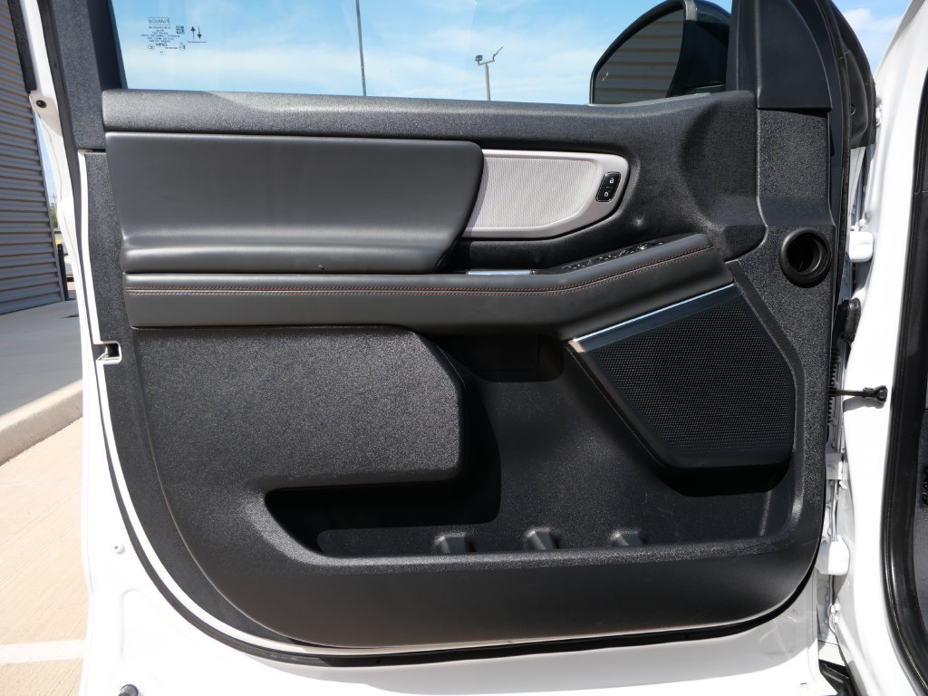 Certified 2025 Ford Expedition Active AWD/4WD image 15