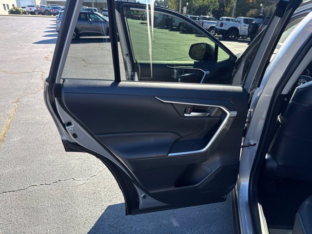 Used 2019 Toyota RAV4 XLE Premium FWD image 13