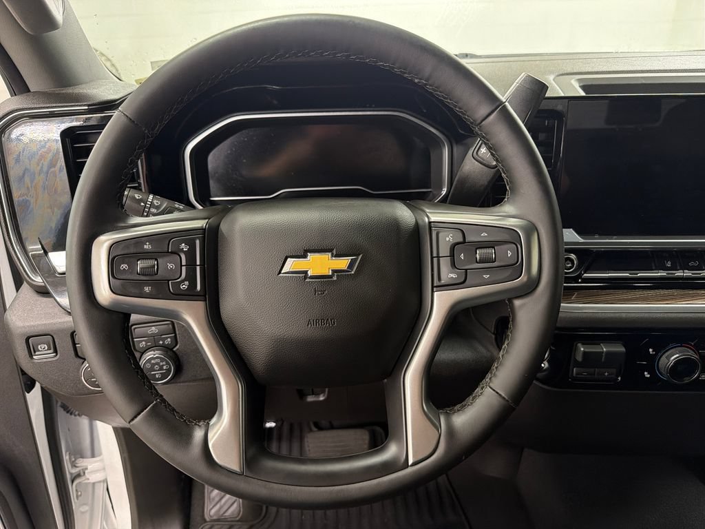 Used 2025 Chevrolet Silverado 2500 LT w/ Convenience Package AWD/4WD image 18