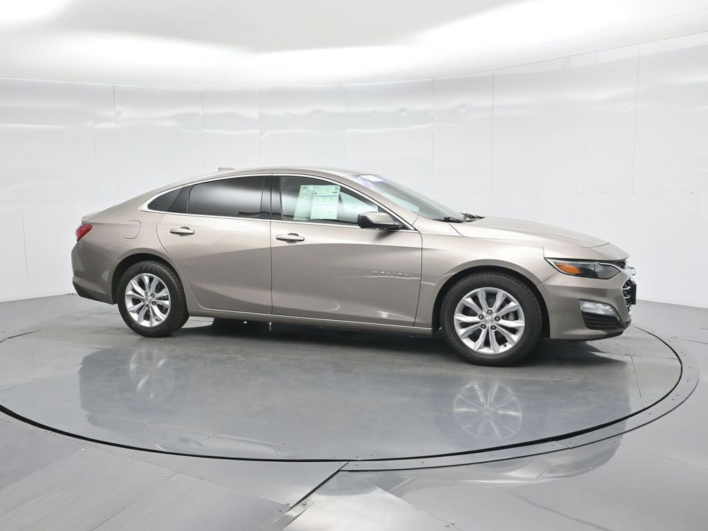 Used 2022 Chevrolet Malibu LT image 3