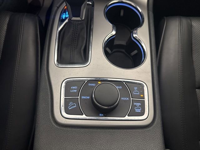 Used 2018 Jeep Grand Cherokee Overland AWD/4WD image 18