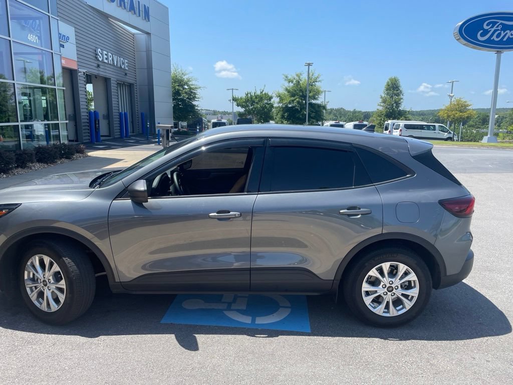 Certified 2025 Ford Escape Active w/ Tech Pack #1 FWD image 5