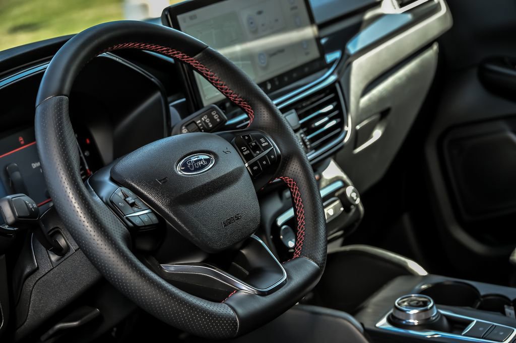 Certified 2024 Ford Escape ST-Line w/ Tech Pack #1 image 20