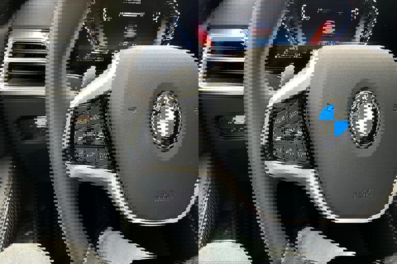 Used 2025 BMW 330i Sedan image 24