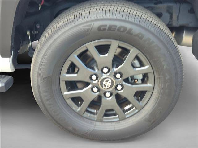 Used 2025 Toyota 4Runner SR5 AWD/4WD image 22