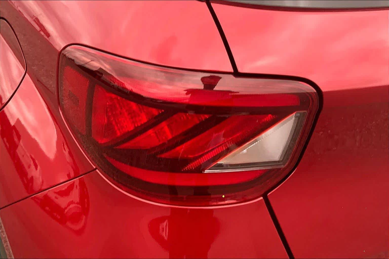 Used 2024 Hyundai Venue Limited FWD image 28