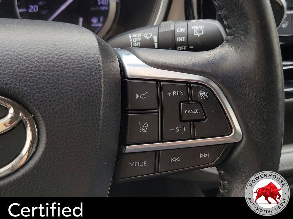 Used 2020 Toyota Highlander XLE FWD image 31