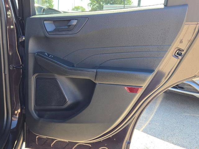 Certified 2023 Ford Escape Active AWD/4WD image 10