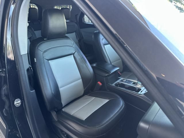 Certified 2022 Ford Explorer XLT w/ Equipment Group 202A AWD/4WD image 26