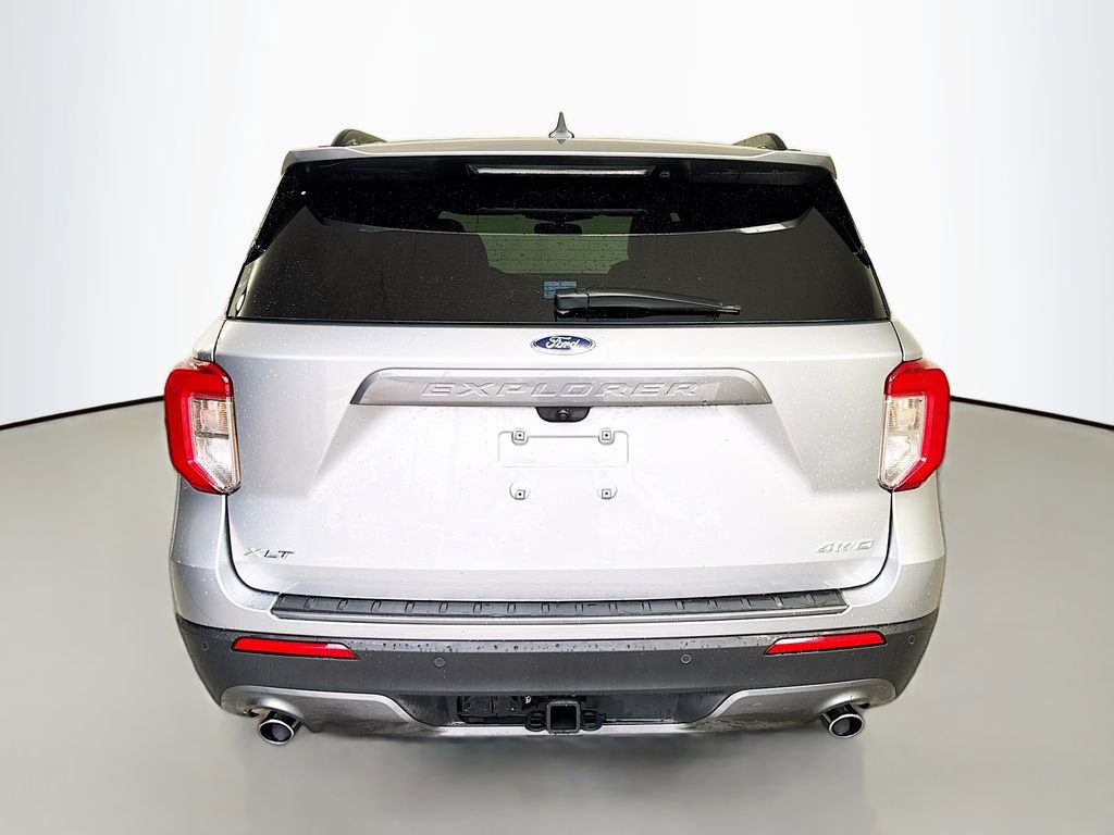 Certified 2023 Ford Explorer XLT w/ Equipment Group 202A AWD/4WD image 10
