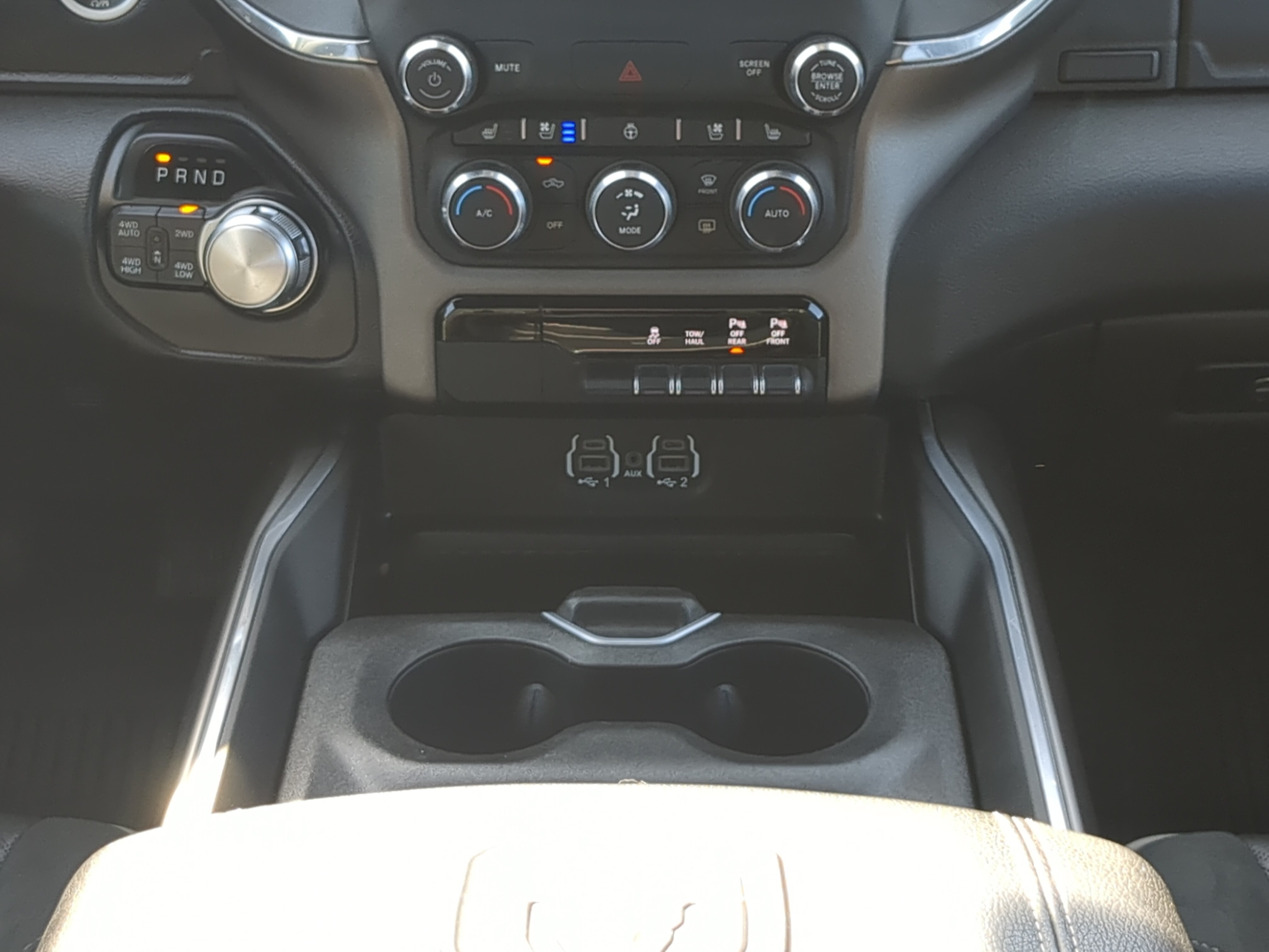 Used 2021 RAM 1500 Laramie w/ Sport Appearance Package AWD/4WD image 17
