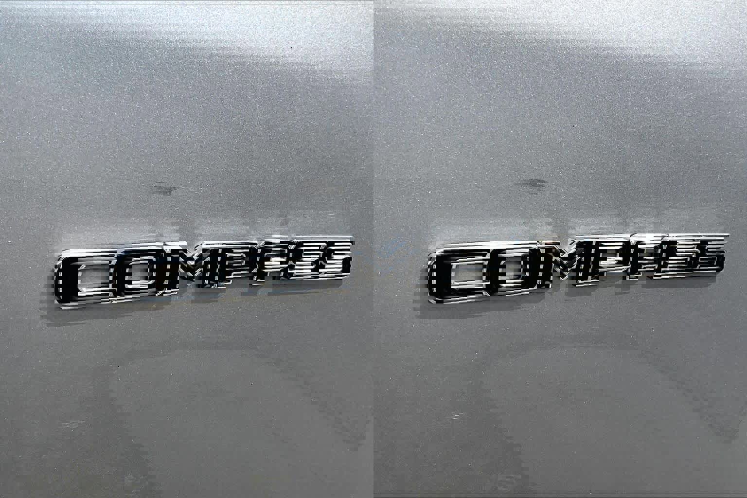 Used 2017 Jeep Compass Limited image 13