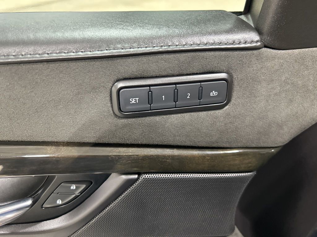 Used 2020 Cadillac Escalade Platinum image 14