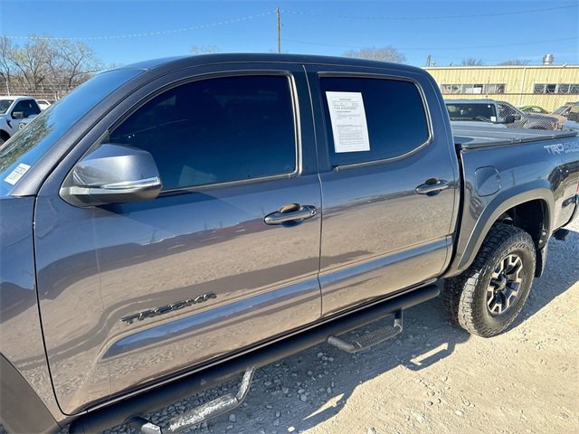 Used 2017 Toyota Tacoma TRD Off-Road image 7