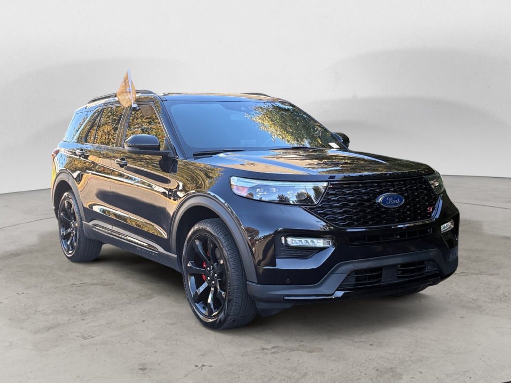 Certified 2023 Ford Explorer ST w/ Technology Package AWD/4WD image 3