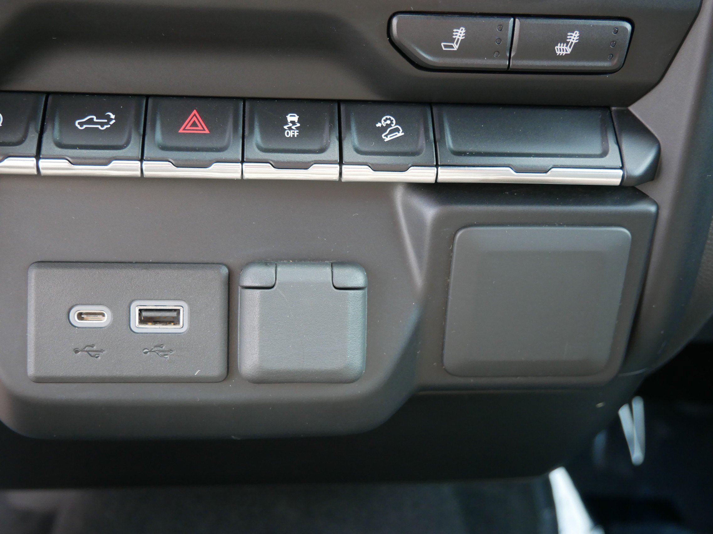 Used 2020 Chevrolet Silverado 1500 RST AWD/4WD image 32